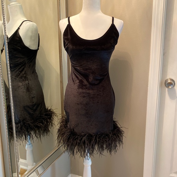 Black Velvet Faux Feather Bodycon Dress - Picture 1 of 3